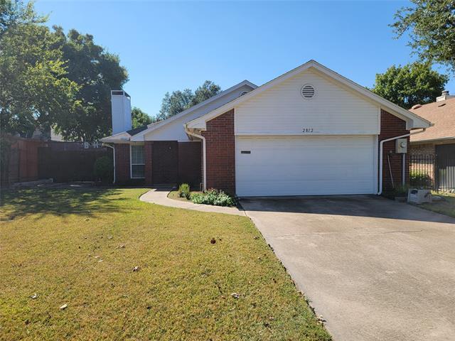 2812 Country Villa Cir in Carrollton, TX - Building Photo