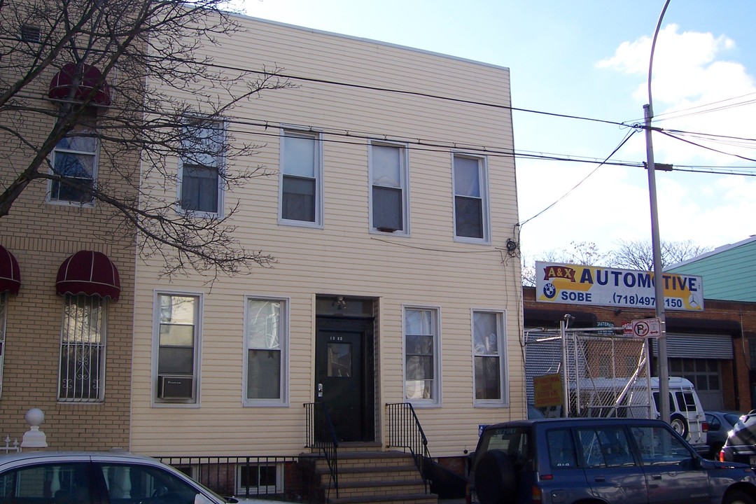 16-54 Stephen St in Flushing, NY - Building Photo