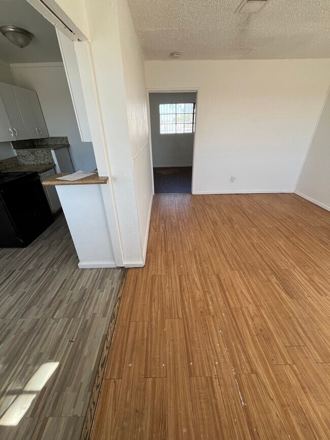 708 Jackson Ave, Unit D in Las Vegas, NV - Building Photo - Building Photo