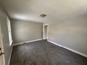 618 Farnsworth Ave in Clairton, PA - Building Photo - Building Photo