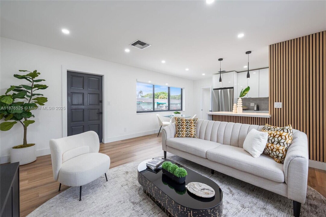 1201 N 16th Ave in Hollywood, FL - Building Photo