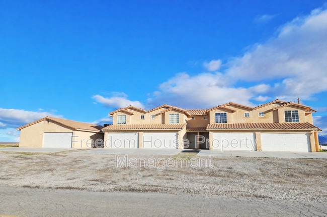 670 Bourbon St in Pahrump, NV - Building Photo - Building Photo