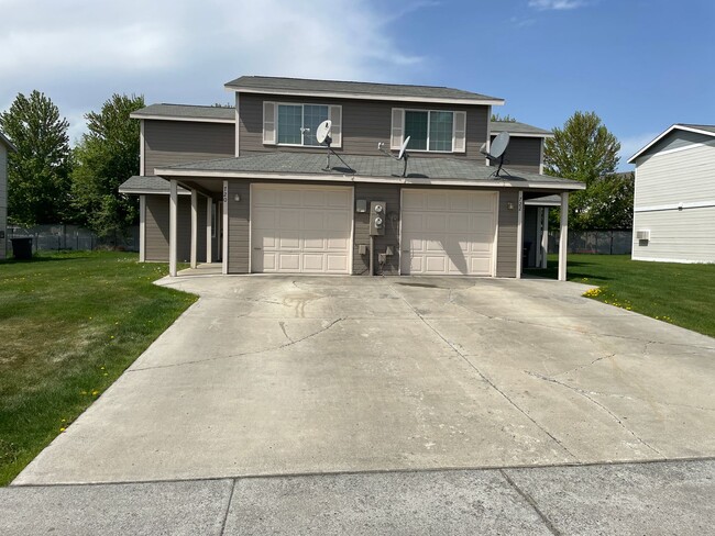 property at 720 NW Sunburst Ct