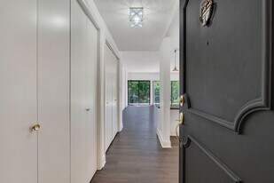 6666 Brookmont Terrace in Nashville, TN - Building Photo