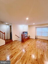 6 Lazy Hollow Way in Gaithersburg, MD - Building Photo - Building Photo