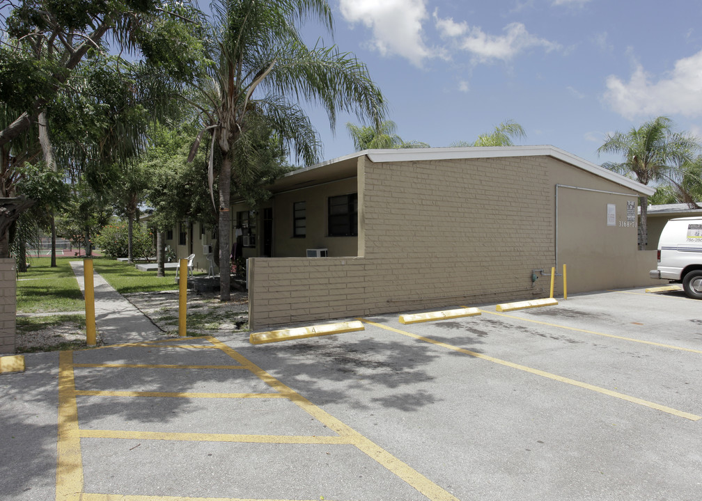 3168-3170 SW 14th St in Miami, FL - Building Photo