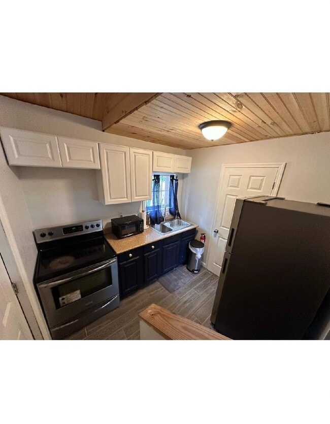 67 Newton Ave in Saratoga Springs, NY - Building Photo - Building Photo