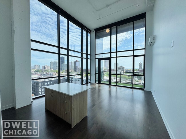 5039 N Broadway St, Unit 1 in Chicago, IL - Foto de edificio - Building Photo