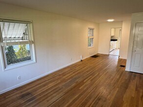 1953 Fishinger Rd in Columbus, OH - Building Photo - Building Photo