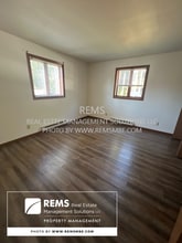 210 W John St in Poynette, WI - Building Photo - Building Photo