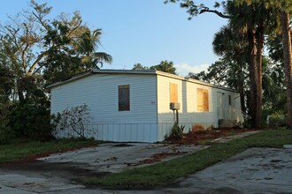 Meadowbrook Mobile Home Park in West Palm Beach, FL - Building Photo - Building Photo