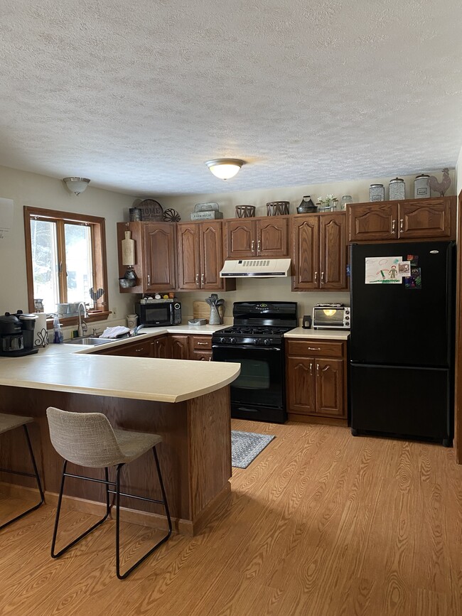 219 Whiskeag Rd in Bath, ME - Foto de edificio - Building Photo