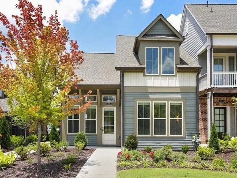 229 Dellwood Dr in Smyrna, GA - Building Photo