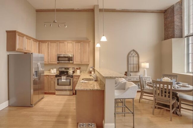 195 McGregor St in Manchester, NH - Building Photo - Building Photo