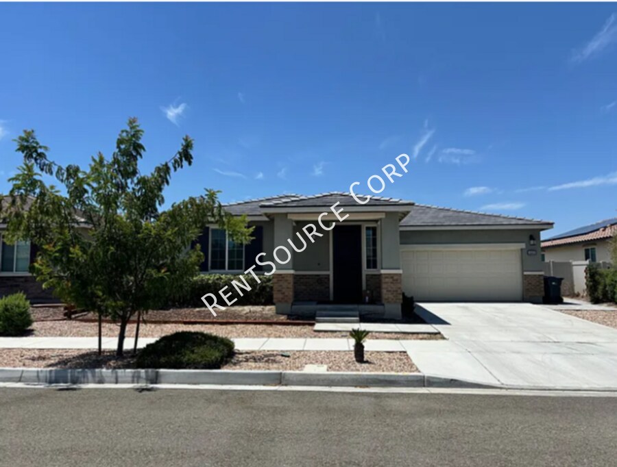 45059 Marbella St in Lancaster, CA - Building Photo