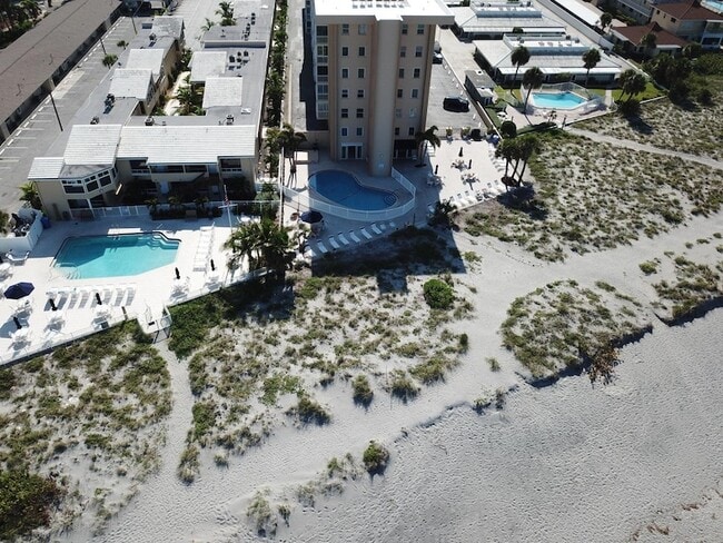 1255 Tarpon Center Dr