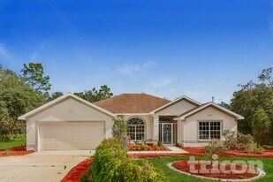 39 Balsam St in Homosassa, FL - Building Photo