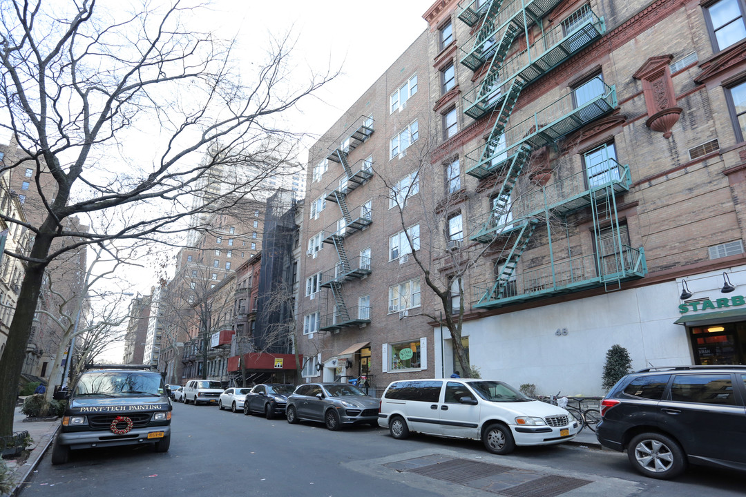 46 W 73rd St in New York, NY - Foto de edificio