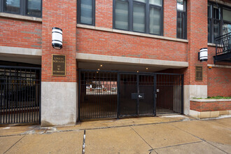 Union Square Condominiums in Chicago, IL - Building Photo - Building Photo