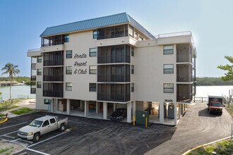 Bonita Resort & Club in Bonita Springs, FL - Building Photo - Building Photo