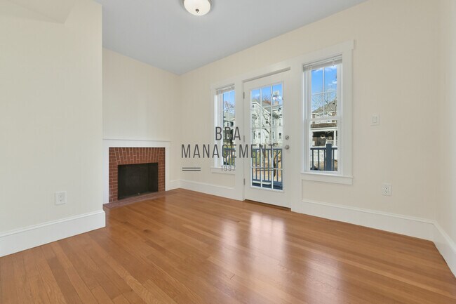 48 Manthorne Rd, Unit #2 in Boston, MA - Foto de edificio - Building Photo