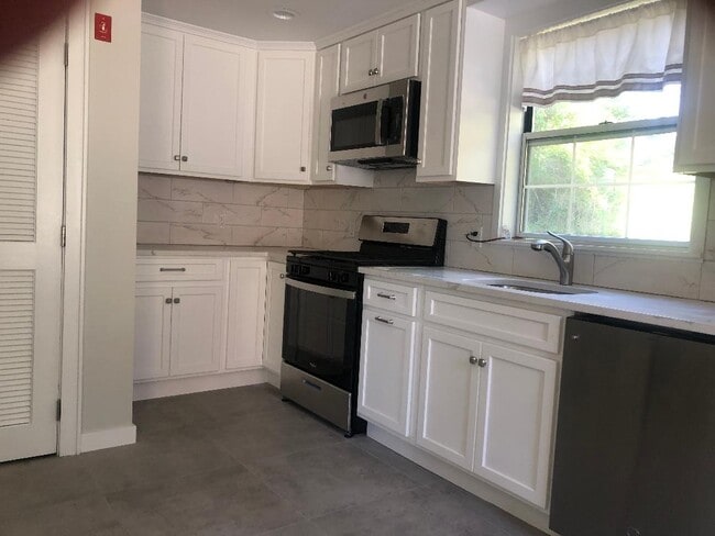 46 Garden Dr in Fairfield, CT - Building Photo - Building Photo