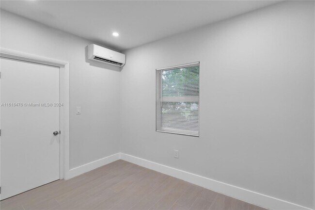 12322 NE 6th Ave-Unit -4 in North Miami, FL - Building Photo - Building Photo