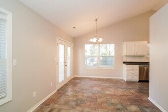 6726 Oak Lake Dr in Indianapolis, IN - Foto de edificio - Building Photo