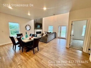 5114 Stoneridge Dr in Granbury, TX - Building Photo - Building Photo