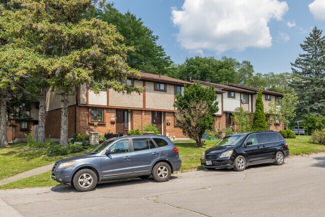 411 Carpenter Way in Ottawa, ON - Building Photo - Building Photo