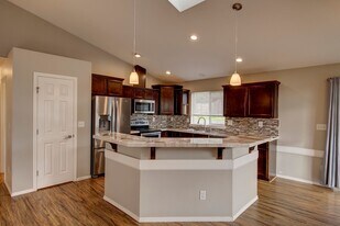 940 Shawn Ave in Oak Harbor, WA - Building Photo