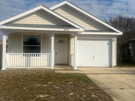 5574 Huntleigh Pl in Gulf Breeze, FL - Building Photo