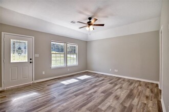 10351 Royal Damon in Conroe, TX - Foto de edificio - Building Photo