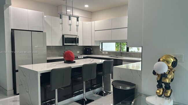 2342 McKinley St, Unit 1 in Hollywood, FL - Building Photo - Building Photo
