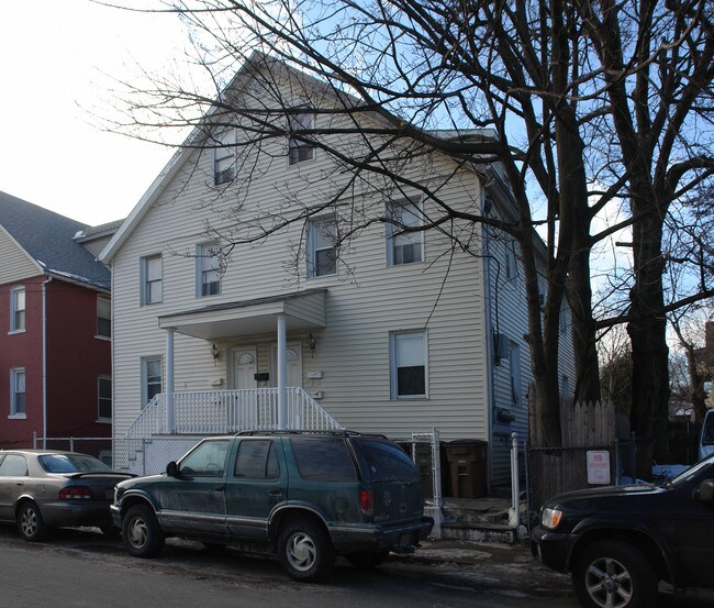 9 Mission St in Stamford, CT - Foto de edificio - Building Photo