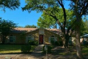 1505 Hayfield Dr in Plano, TX - Building Photo