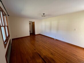 215 Saddle River Rd, Unit 2 in Saddle Brook, NJ - Building Photo - Building Photo
