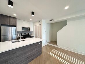 949 W Grace St in Chicago, IL - Building Photo - Building Photo