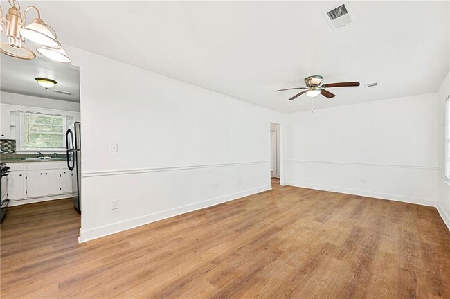 509 Park Valley Dr NW in Atlanta, GA - Building Photo - Building Photo