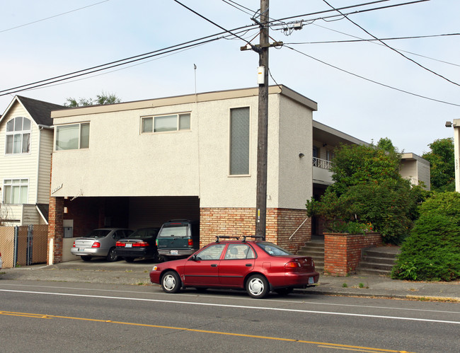 The Lydia Apartments in Seattle, WA - Building Photo - Building Photo