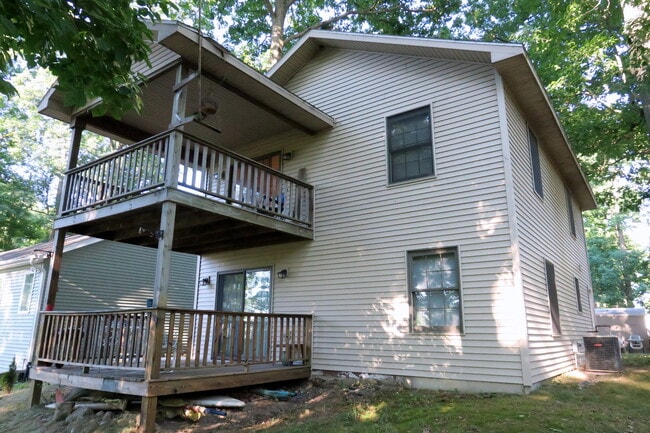 property at 13 Ems D9 Ln