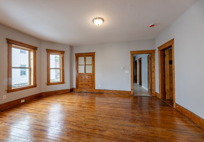 36 Blossom St in Worcester, MA - Foto de edificio - Building Photo