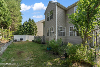 5 Mulberry Ln in Holmdel, NJ - Building Photo - Building Photo