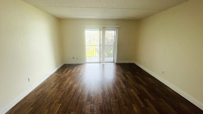 2850 Somerset Park Dr in Tampa, FL - Building Photo - Building Photo