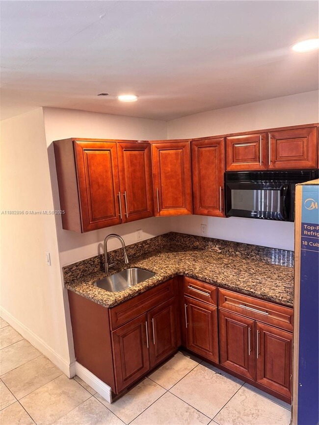 1360 NE 144th St in Miami, FL - Building Photo - Building Photo