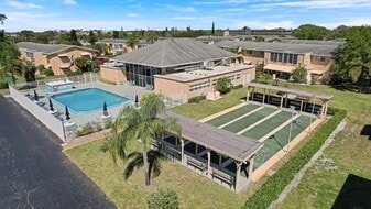 2132 NE 1st Way, Unit 204 in Boynton Beach, FL - Building Photo