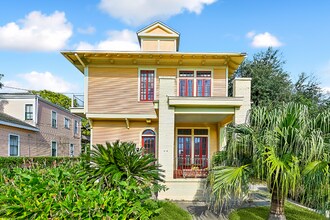 319 S Lopez St in New Orleans, LA - Foto de edificio - Building Photo