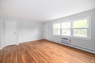 Pinewood Apartments in Lakewood, NJ - Foto de edificio - Building Photo