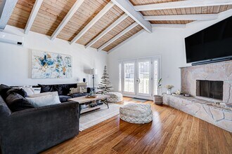 1736 Steinhart Ave in Redondo Beach, CA - Foto de edificio - Building Photo