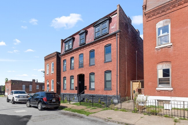 2317 Indiana Ave, Unit 1F